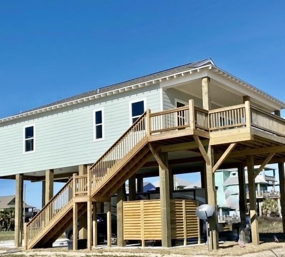 The Shore House 3 Bedroom Home by RedAwning view 4