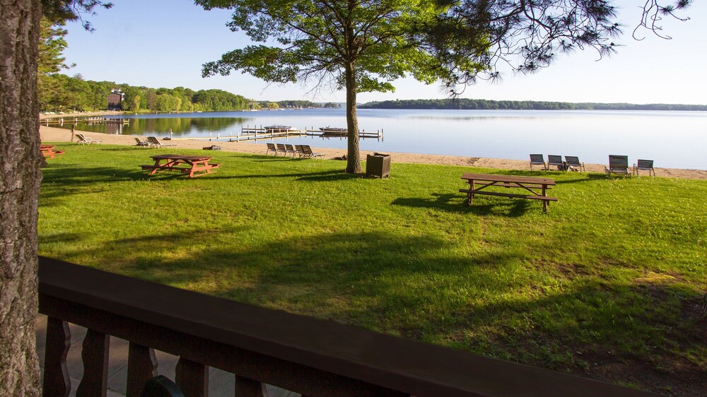 Cragun's Resort & Hotel
