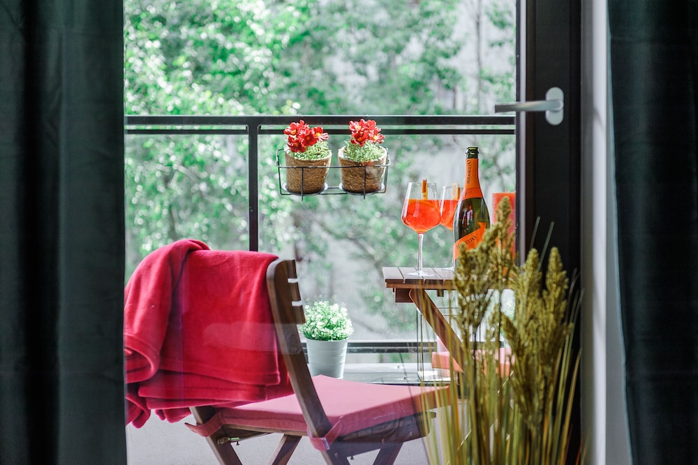 Lumina apartment with balcony Warsaw view 3