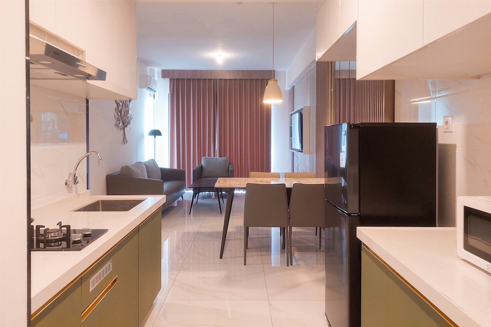 Elegant and Comfort 3BR at Sky House BSD Apartment