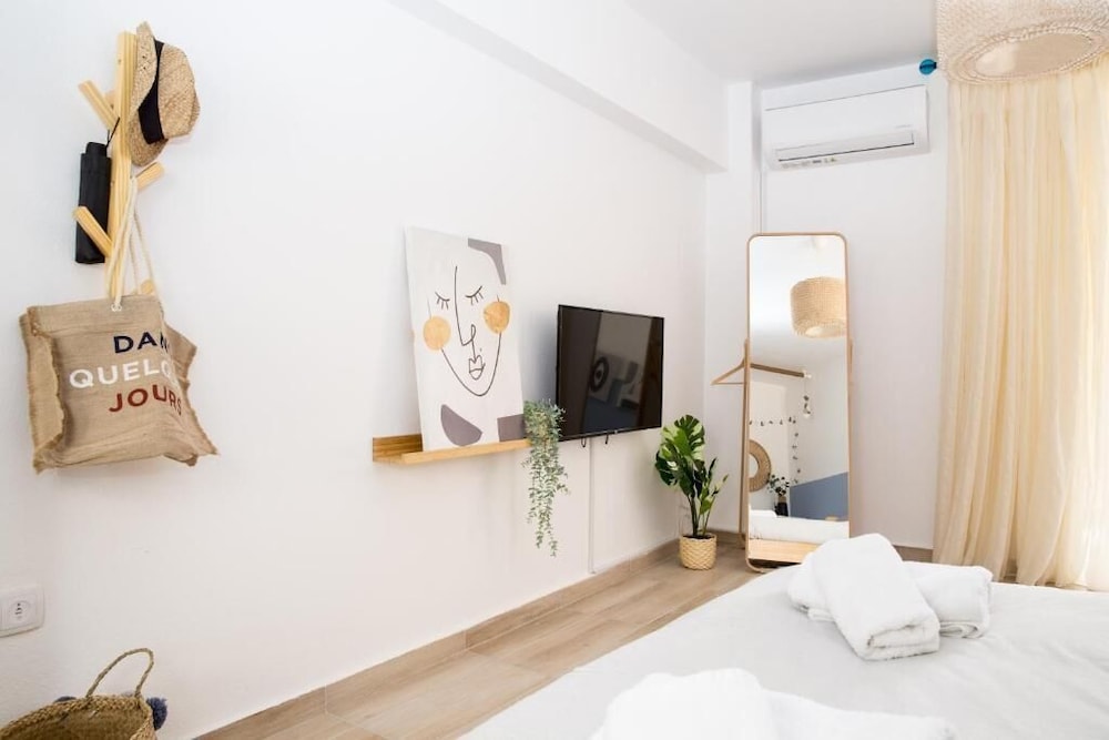 Boho Blu Apartment by A&D Properties view 4
