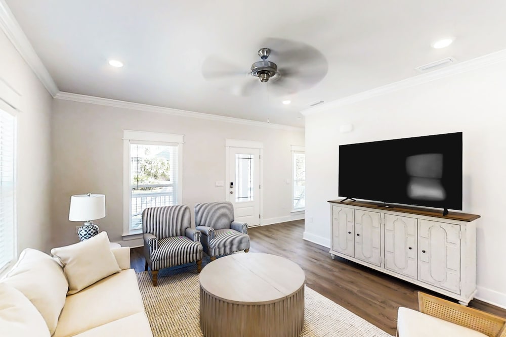Home Near Beach w/ Pool, Arcade, Decks, W & D