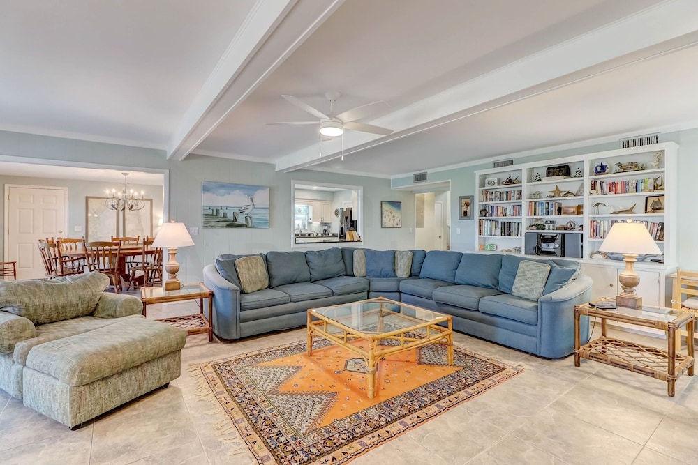 Fernandina Beach Vacations - Dog Friendly Oceanfront Beach House by RedAwning - Property Image 57