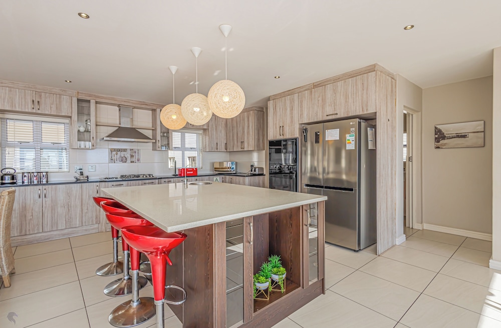 Seasons of Serenity, Langebaan 8-sleeper