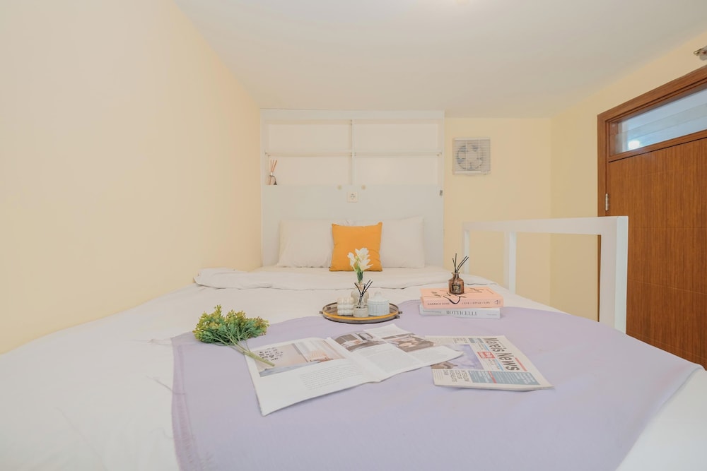 Homey 2Br Apartment At Cinere Resort Near Cinere Mall