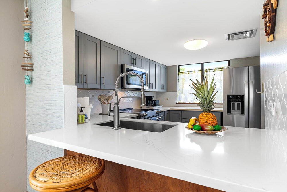 2br, 2BA Condo Across From Magic Sands Pool, AC, Tennis & Bbqs - Vrkcv