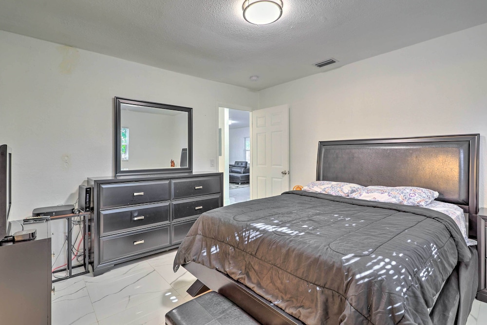 Pet-friendly Miami House ~ 8 Mi to Beaches!