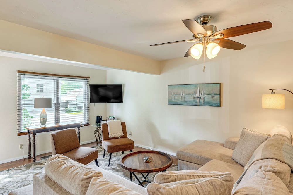 Powers Lake Gem: Peek-a-boo Views & Beach Access