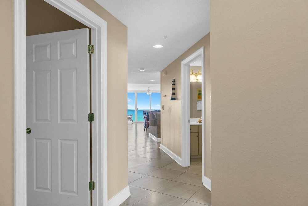 Majestic Beach Towers 2-801