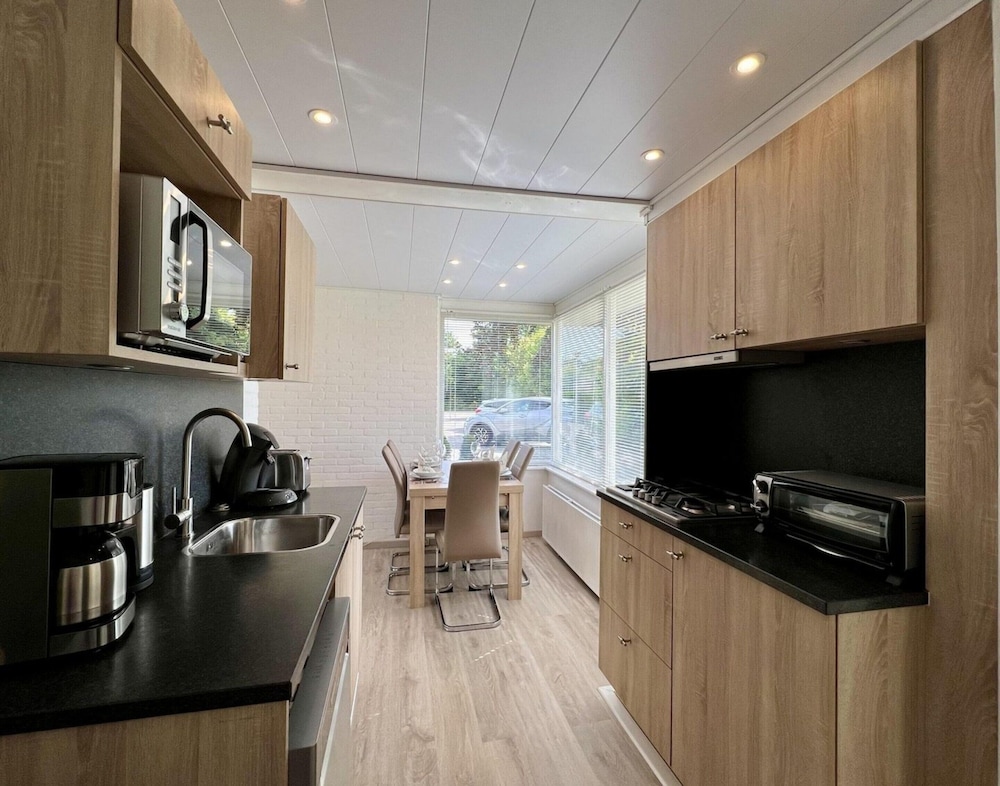 Pet-friendly Bungalow Near Beach