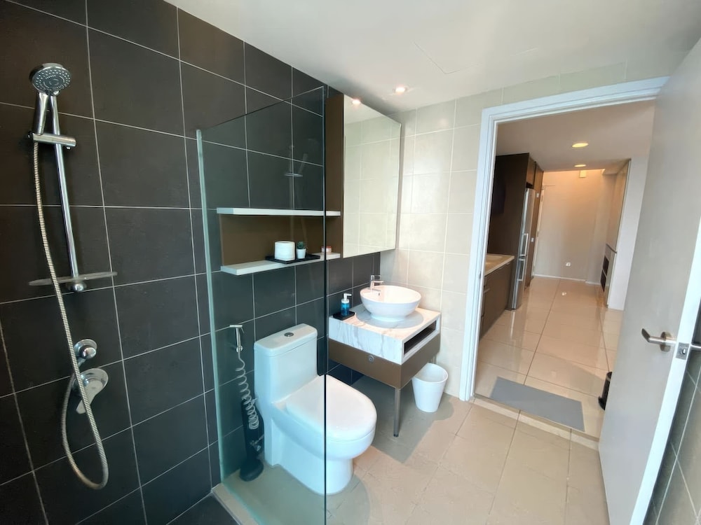 VERVE Suites KL South Apartments & Condo