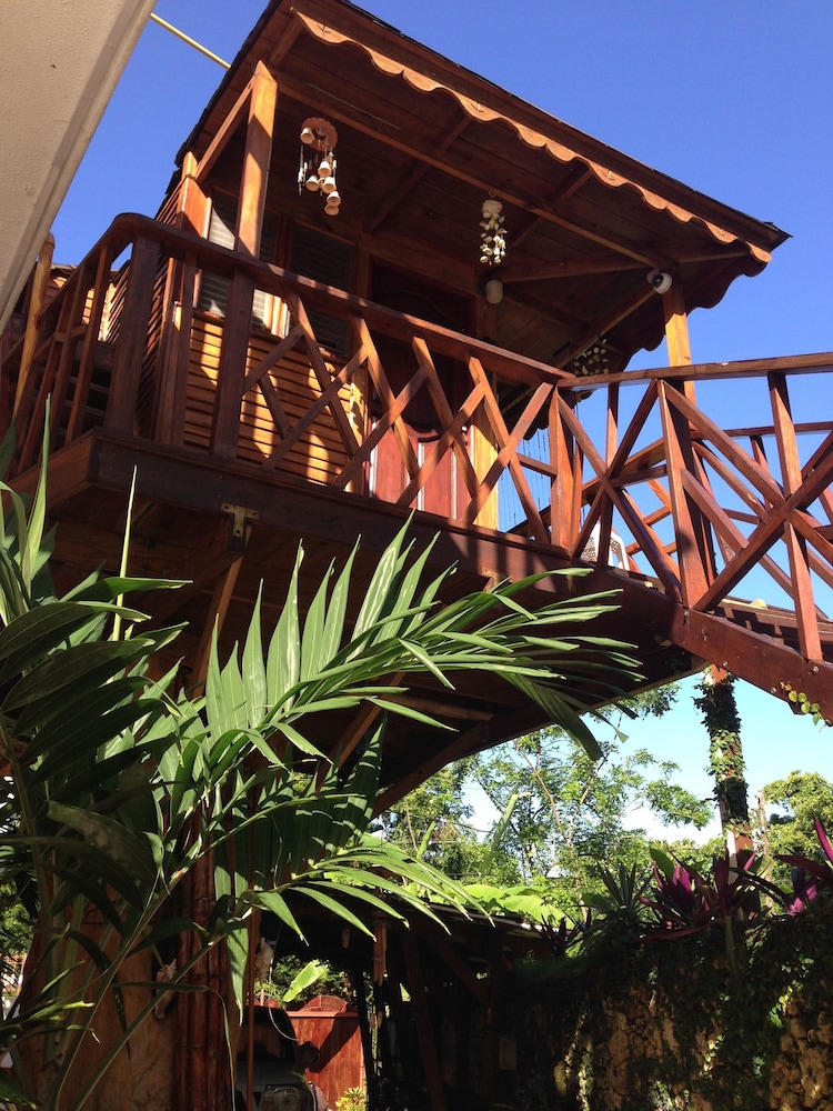 Casa Estrella Mirabal