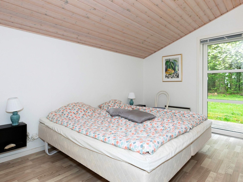 6 Person Holiday Home in Veslos view 4