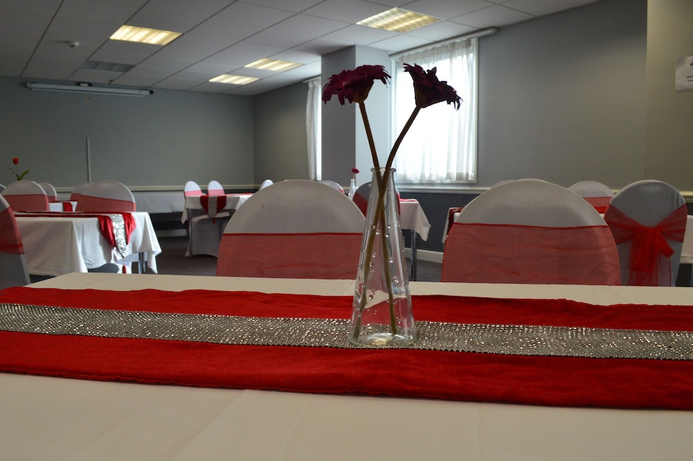 Walsall Vacations - Metro Inns Walsall - Property Image 1