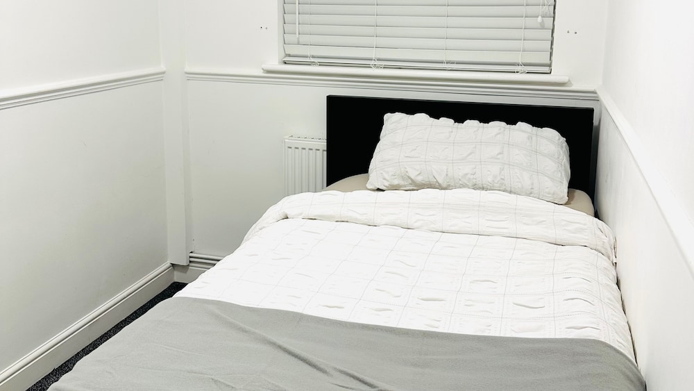 Ibate Apartments - Cozy 2 Bedroom Home
