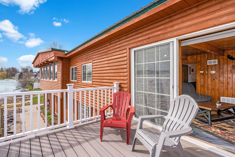 Cadillac Vacations - Fife Lake Retreat - Property Image 1