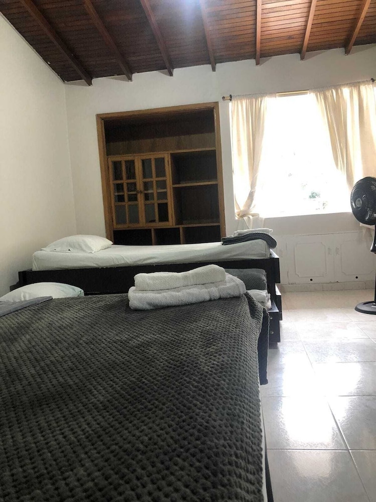 Memphis Hostal - Hostel