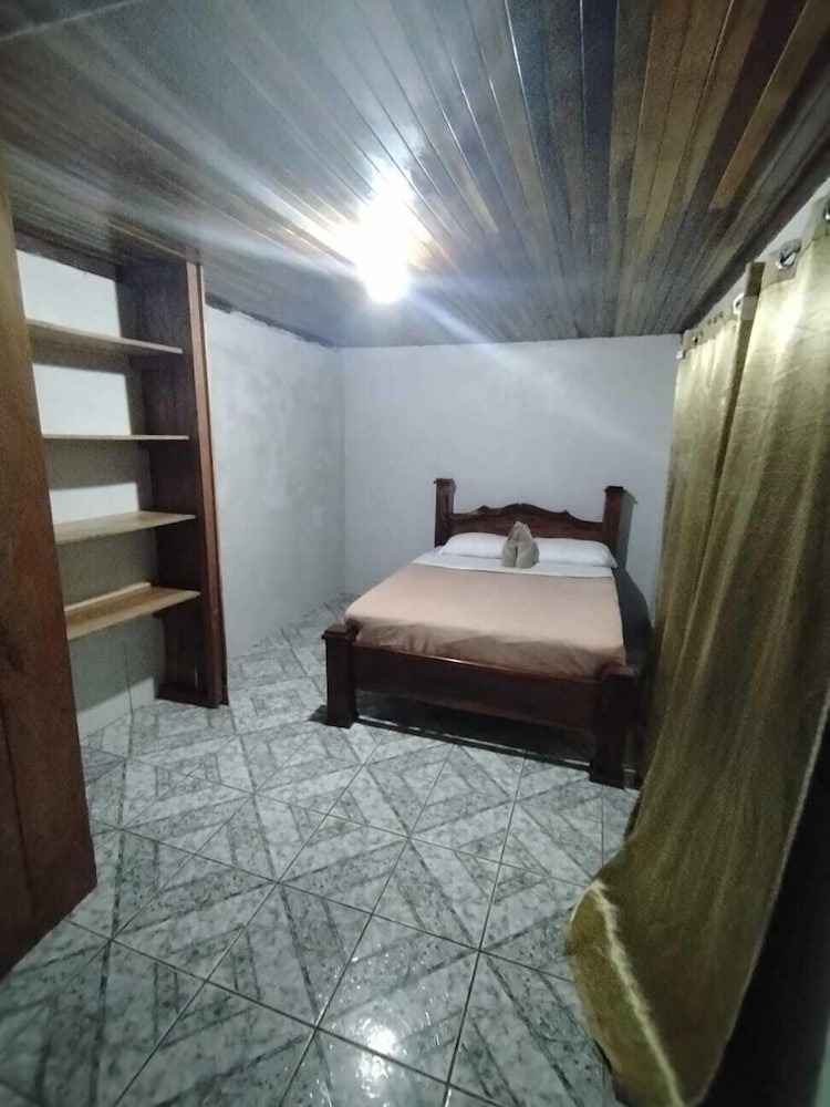 Monteverde Monkey Hostel