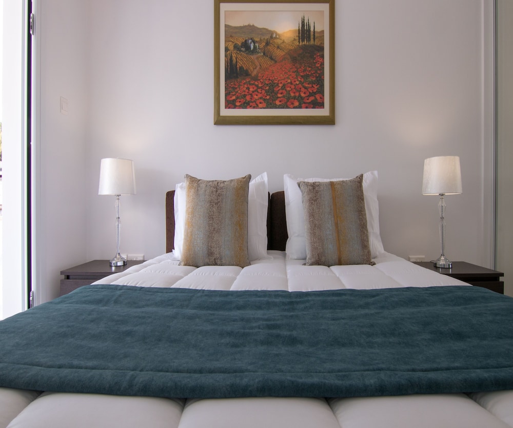 Phaedrus Living Luxury Flat Semeli
