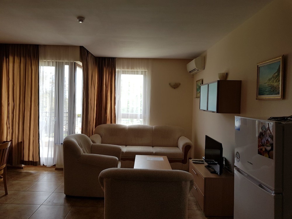Photo 18