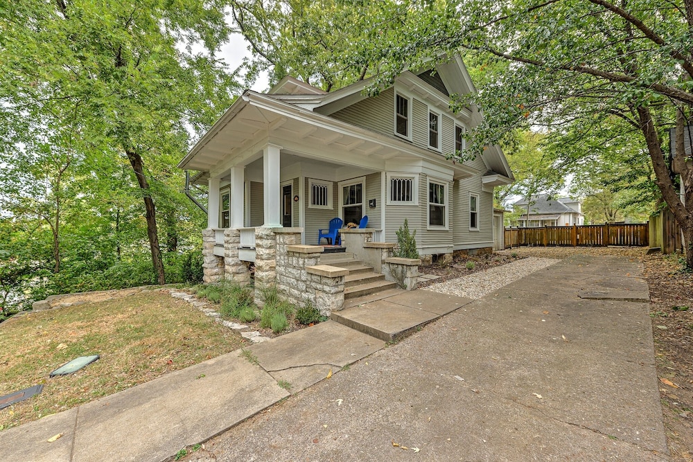 Madison Manor 4 Bedroom Bungalow by Redawning view 2