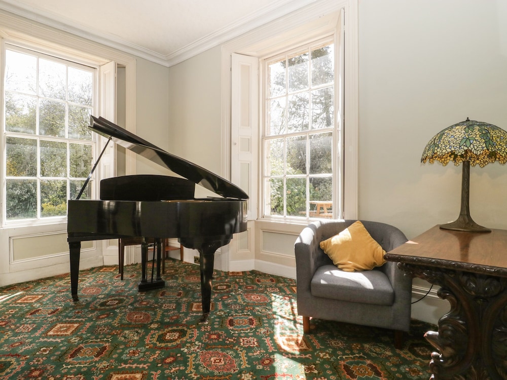 Milton Manor