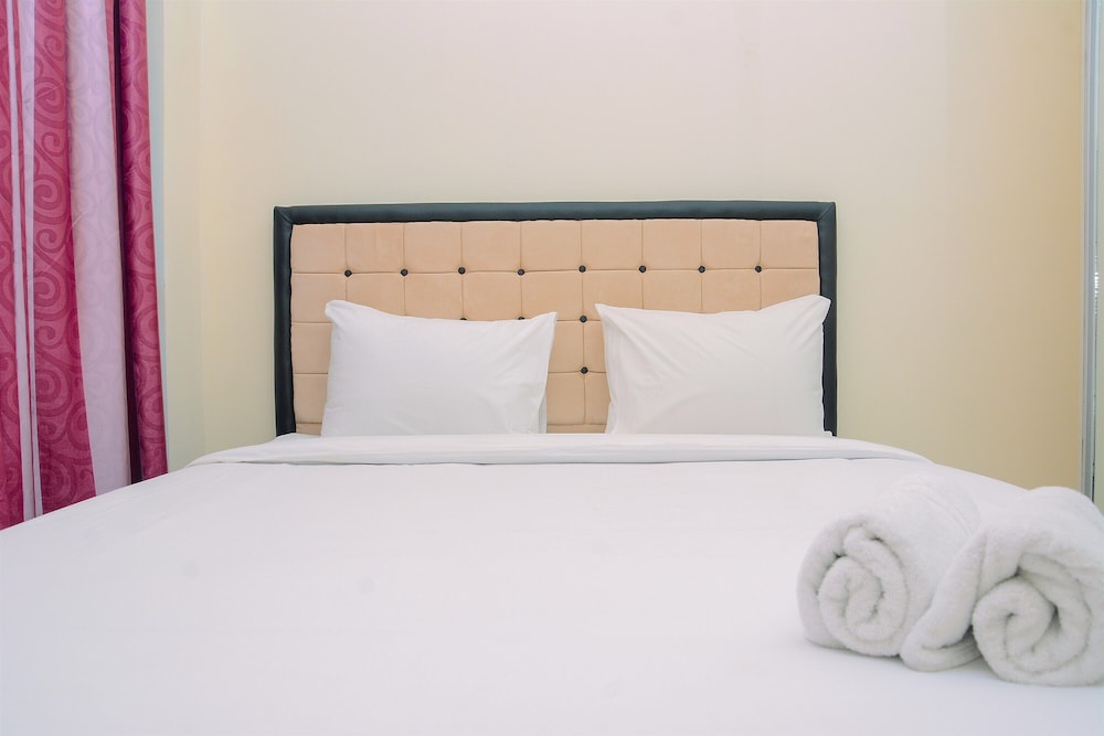 Minimalist and Fully Furnished Studio Tifolia Apartment view 5