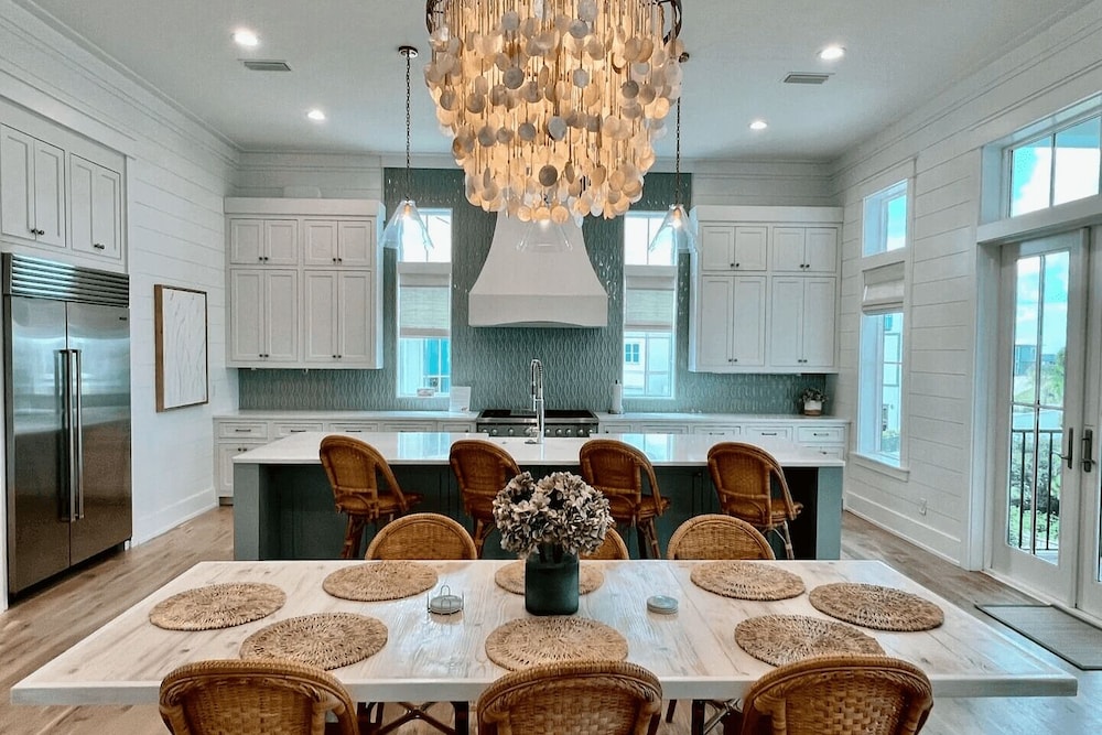 Sunset Pointe 30A by Avantstay Gulf Views, Carriage, Pool