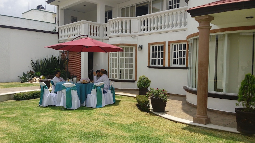 La Aurora Hotel like Home