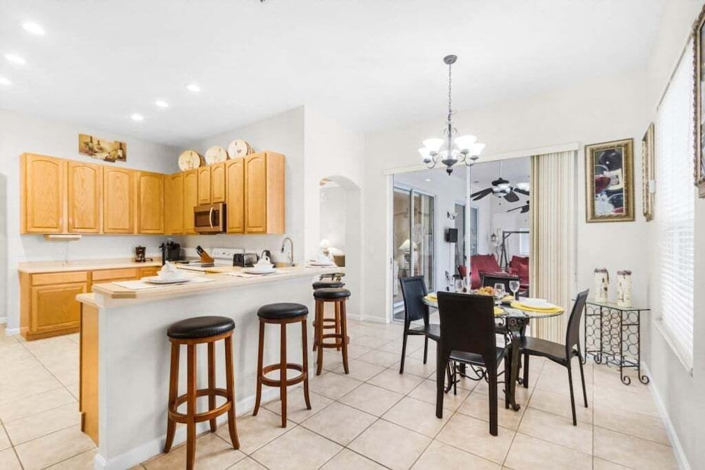 4 Bed Pool Home, Pool Table & More 4 Bedroom Villa