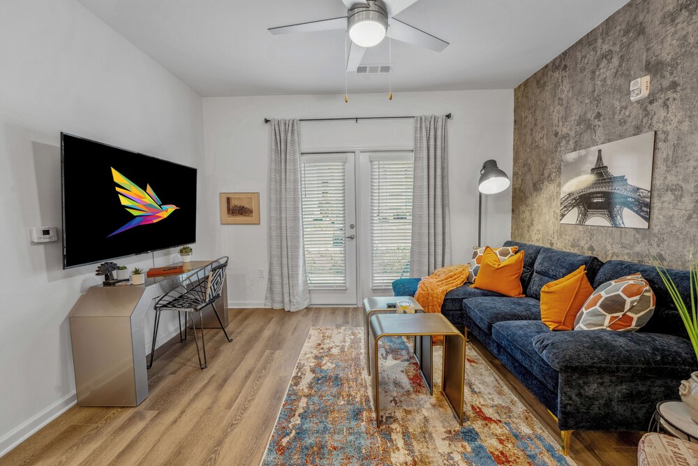 Luxurious Apartments - Pool Gym Bikes