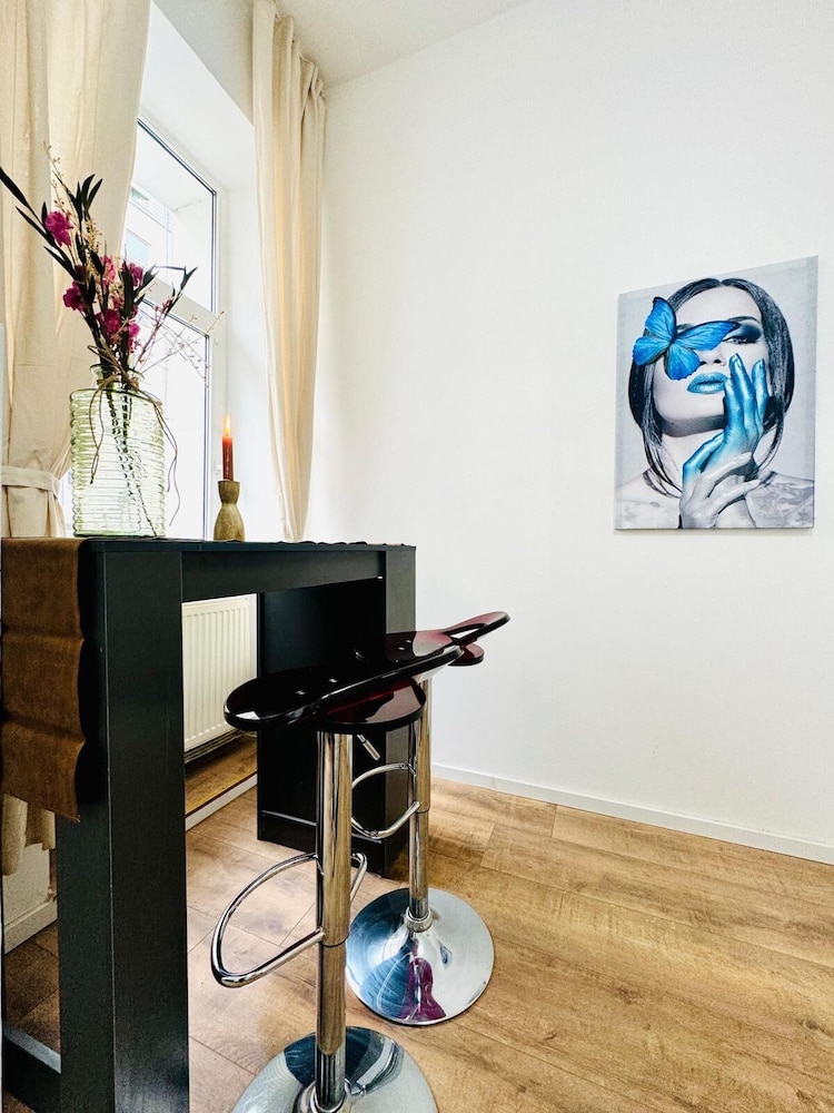 5BR Apt 10min to Matzleinsdorfer