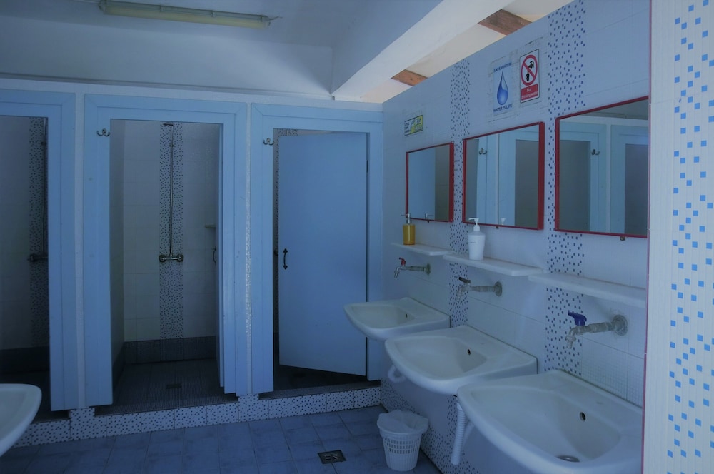 Santorini Camping & Hostel
