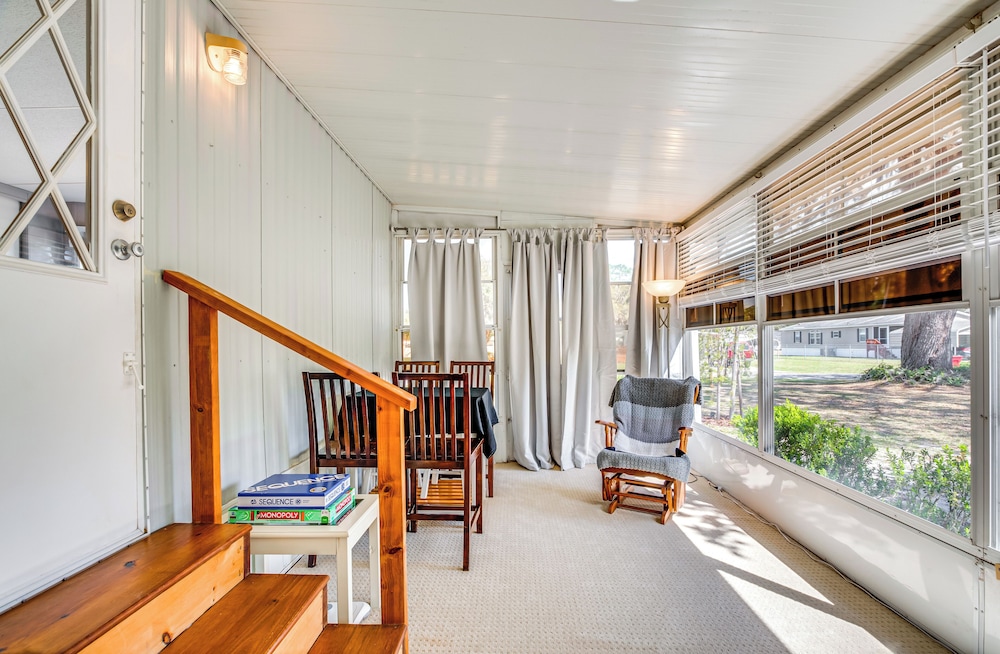 Day Trip to Disney: Lush Home w/ Outdoor Spaces!