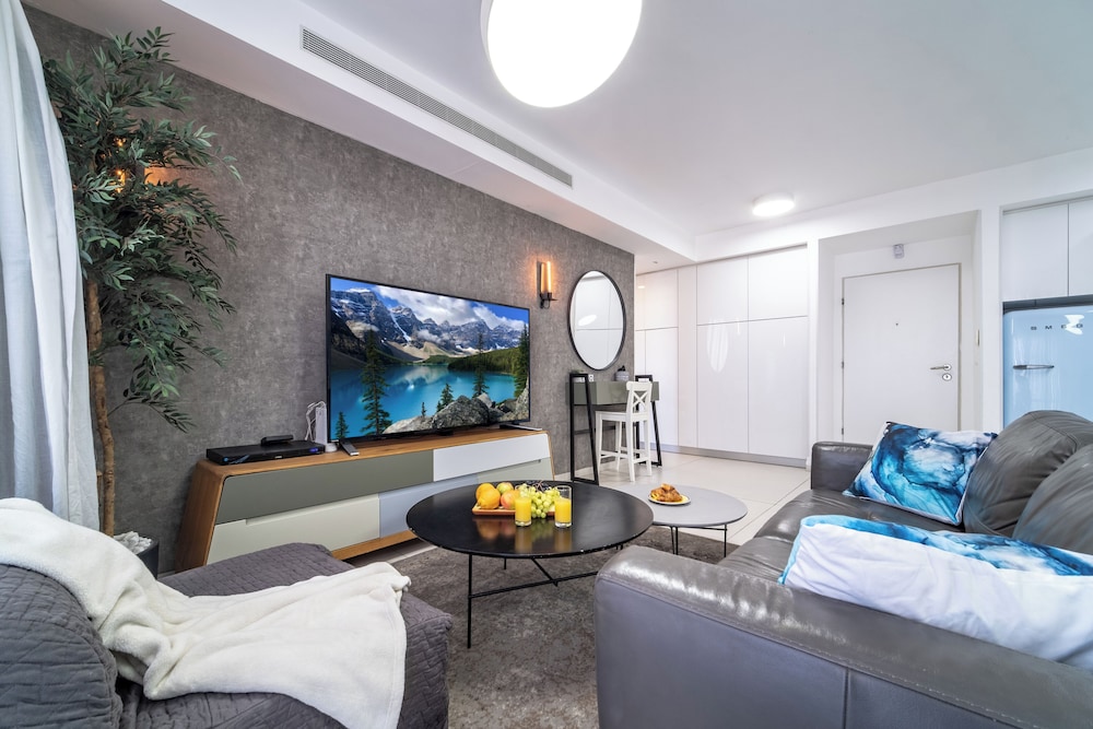 Bat Galim Sea View Balcony by Sea N Rent
