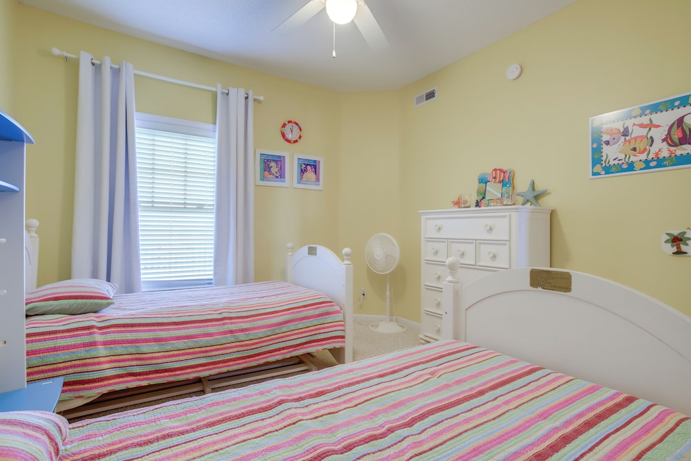 Walk to Main St: Condo w/ Pool Access in Crisfield