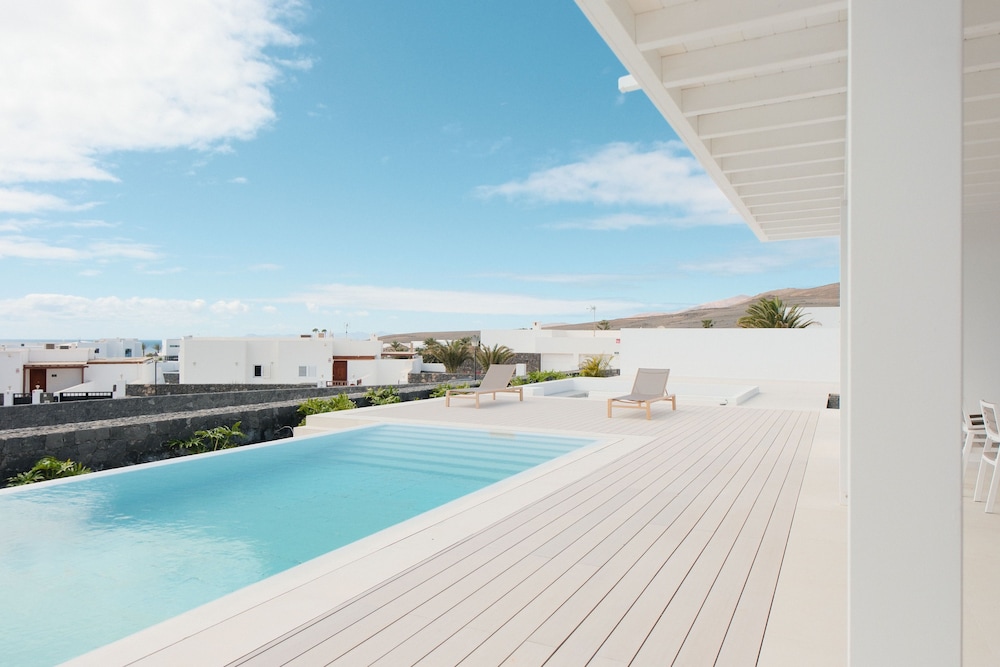 Villa Ainé Luxury Villa