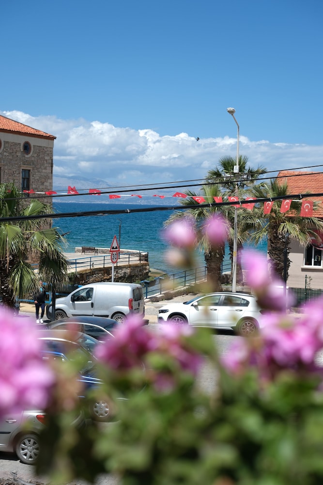Pürhayal Çeşme