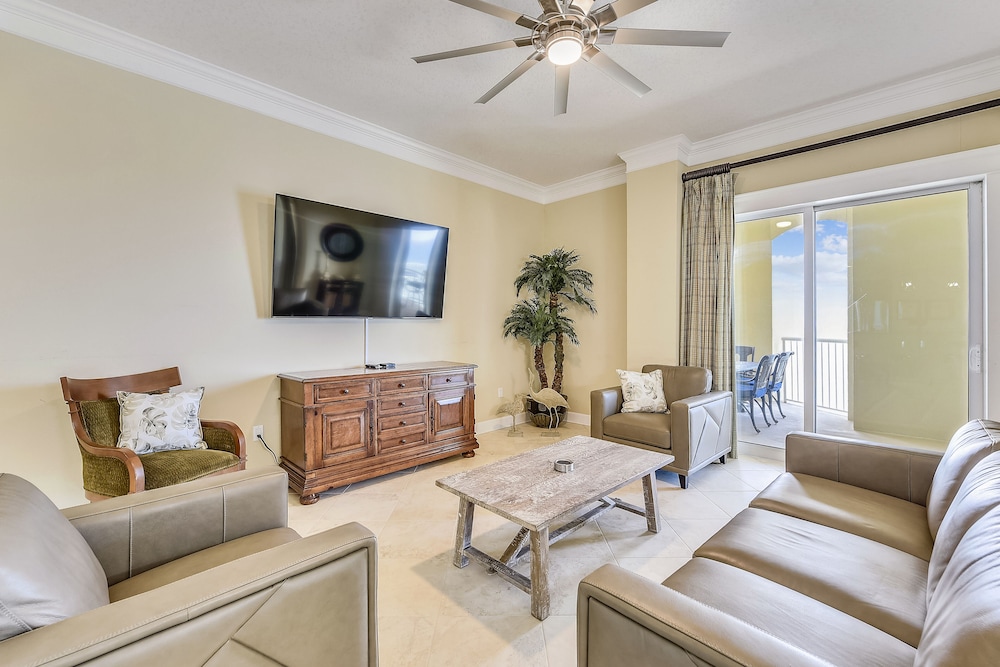 Grand Panama Beach Resort by Book That Condo