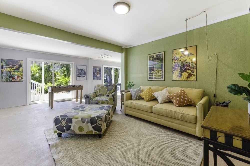 Dancing Dolphin 4 Bedroom Home by RedAwning view 3