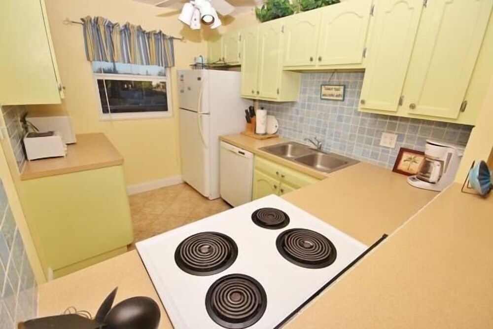 Sea Coast Gardens II 2 Bedroom Condo by Great Ocean Condos