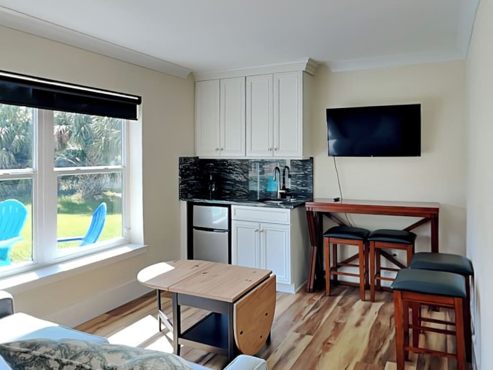 Atlantic Beach House by Distinctive Beach Rentals