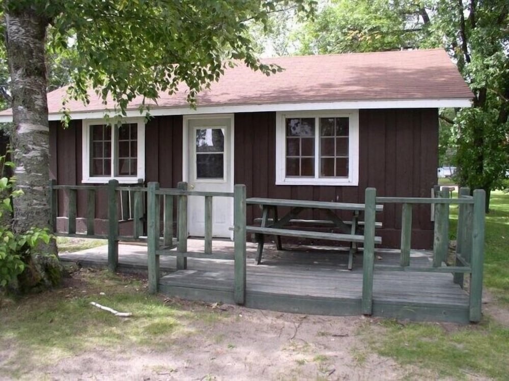 Sportsman's Lodge
