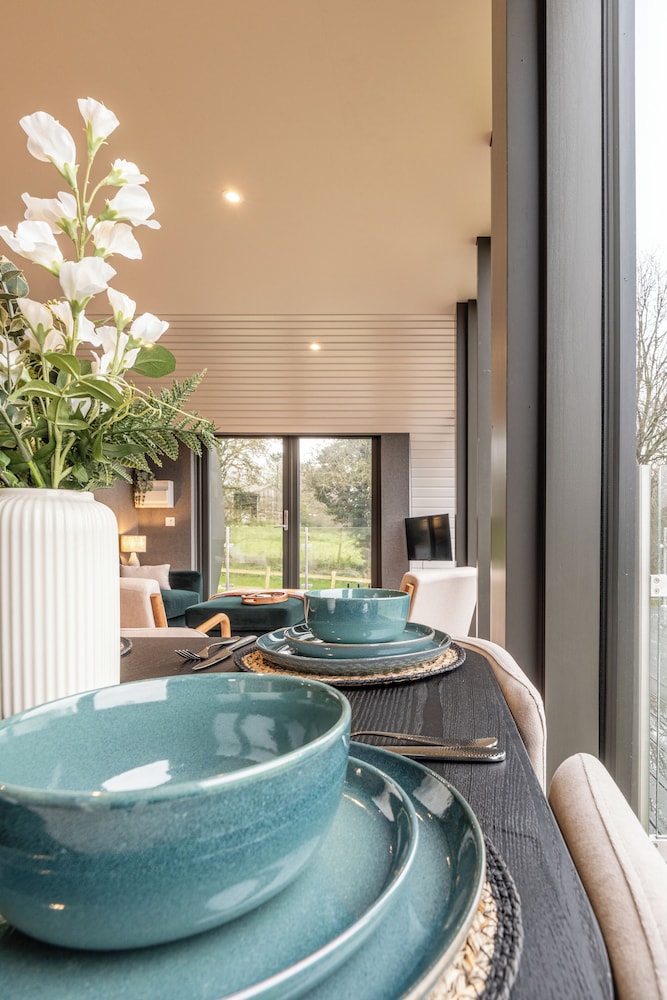 Sustainable 2BD Pod on Old Chalford Farm
