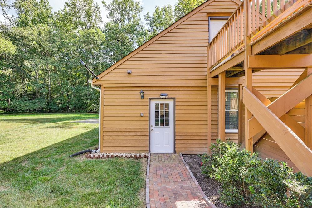 11 Mi to Fort Lee: 30-acre Retreat w/ Scenic Views