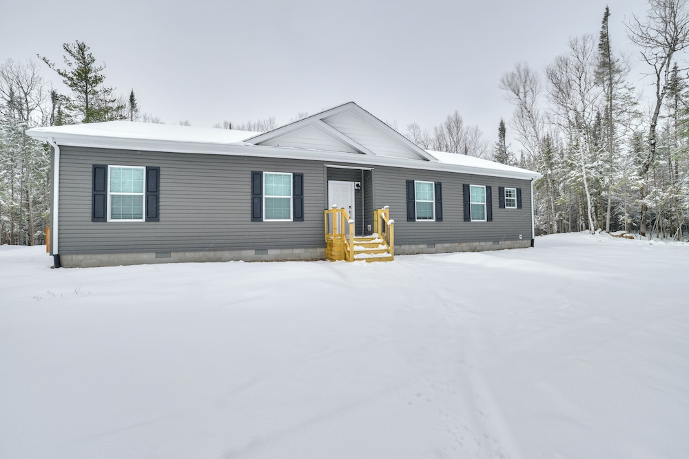 Walk to Beach: Modern Retreat in Presque Isle!