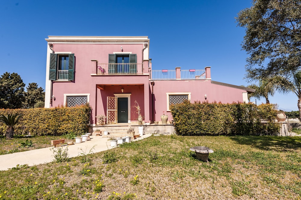 Charming Sea View Villa close to beach view 3
