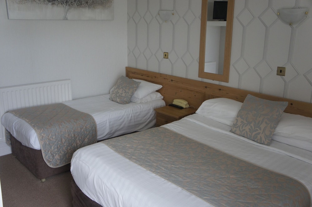 Plas Isa Hotel