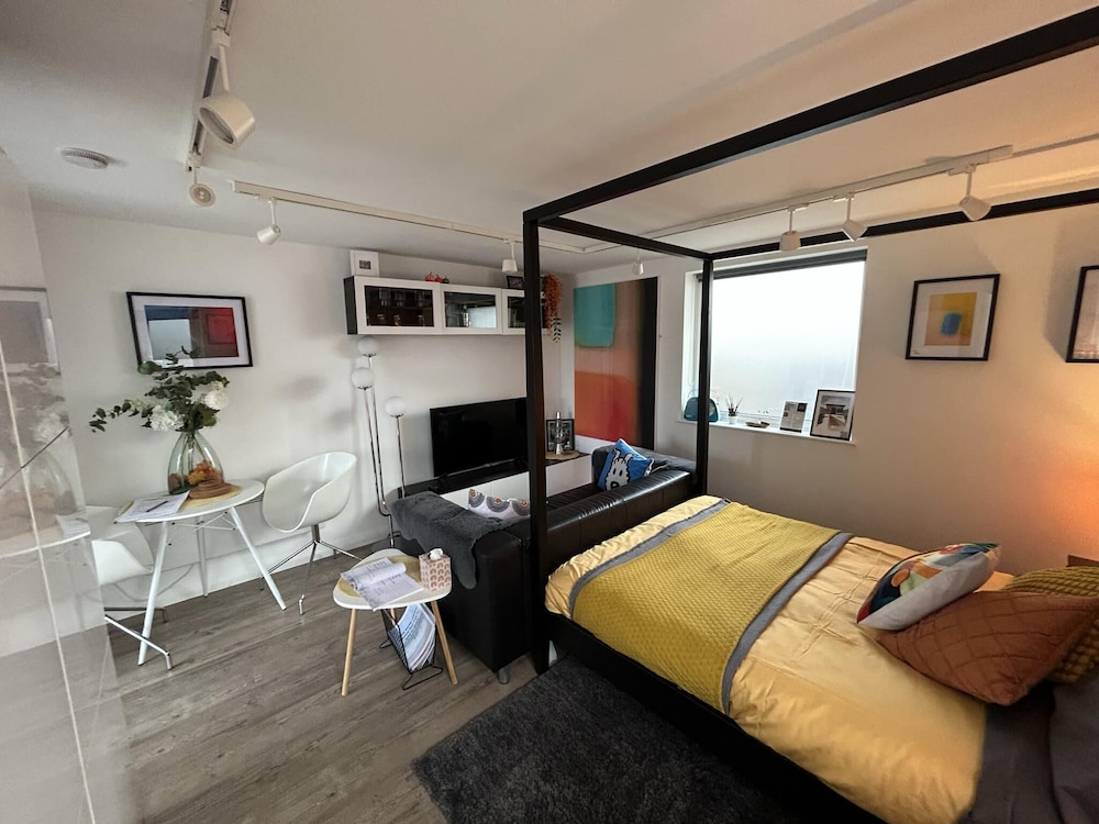 Stylish 1-bed Studio in Humberston, Cleethorpes view 3