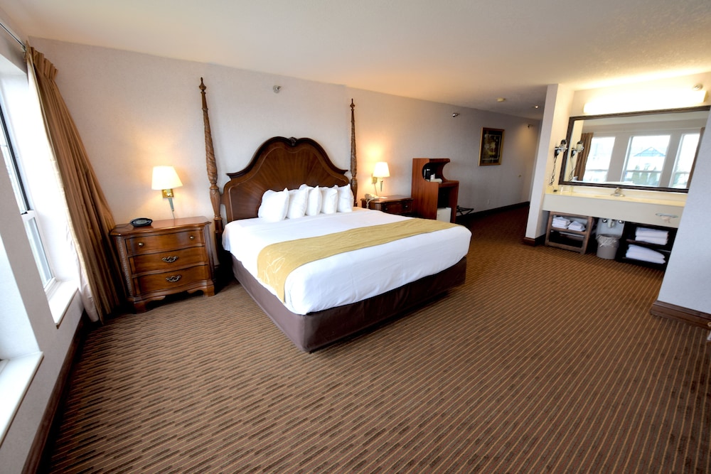 Crown Choice Inn & Suites Lakeview & Waterpark